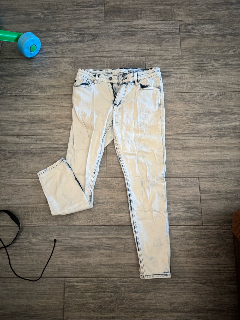 KanCan Skinny Jeans in Light Blue Acid Wash